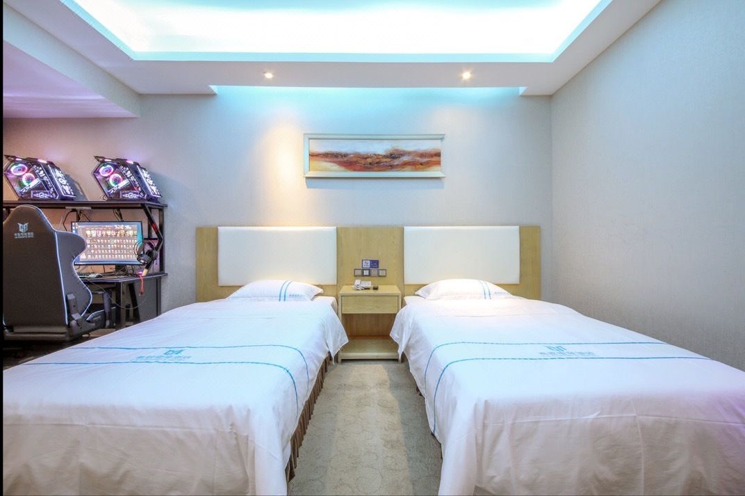 Best E-sports Hotel (Gutian 4th Road Light Rail Station)