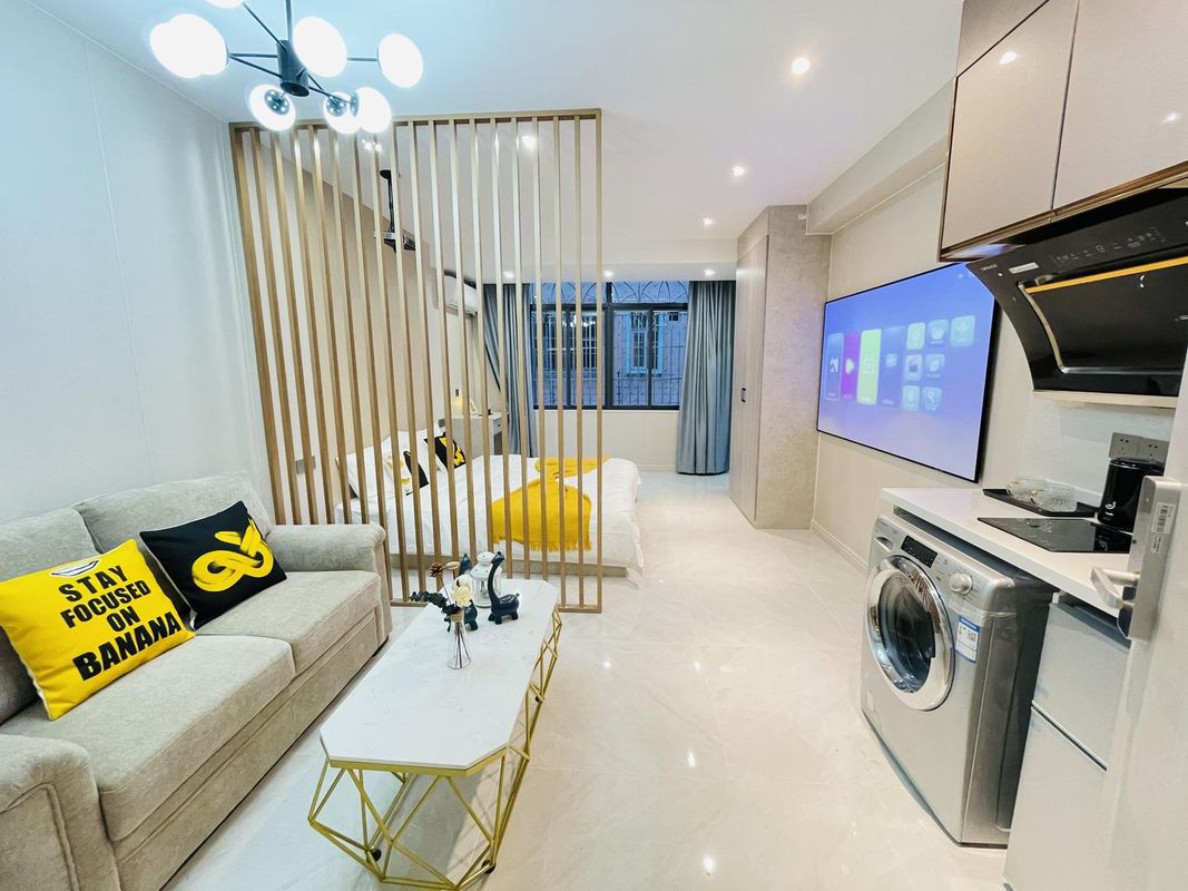 Banana Suite Apartment (Subway Station, Longcheng Plaza, Shenzhen)
