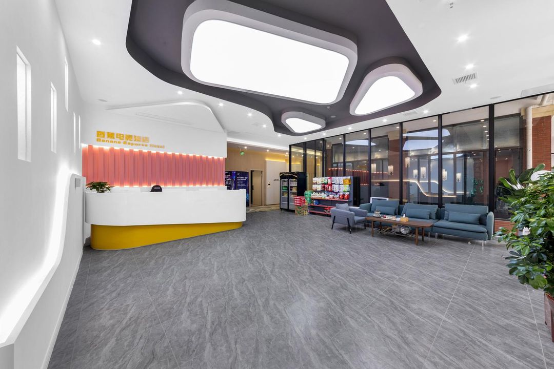 Banana Esports Hotel