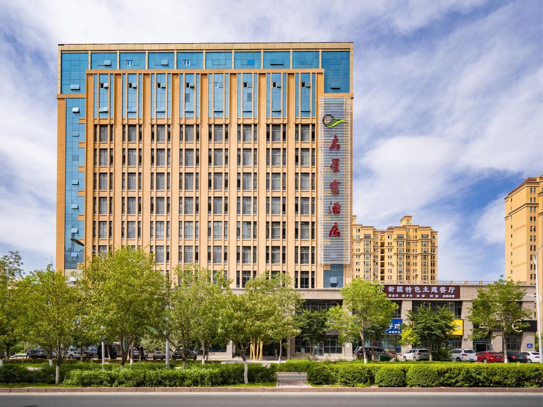 啓星雲酒店(烏魯木齊萬達廣場高鐵站店)