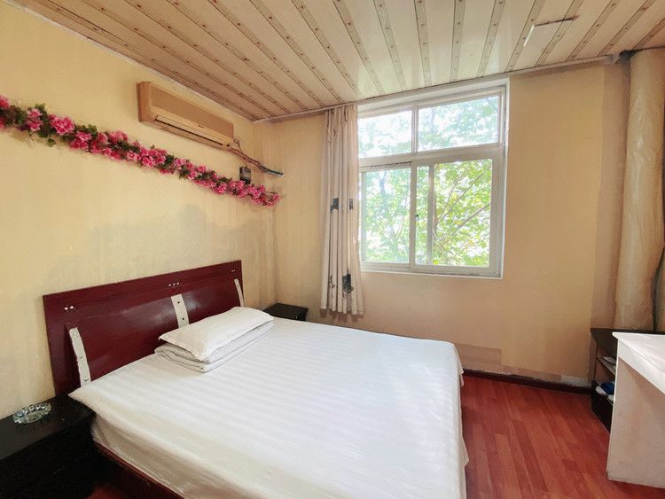 520 Apartment (Wuhan Media College)