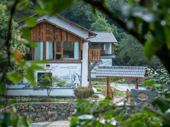 Tonglu Shengxian Hualuo Li Homestay