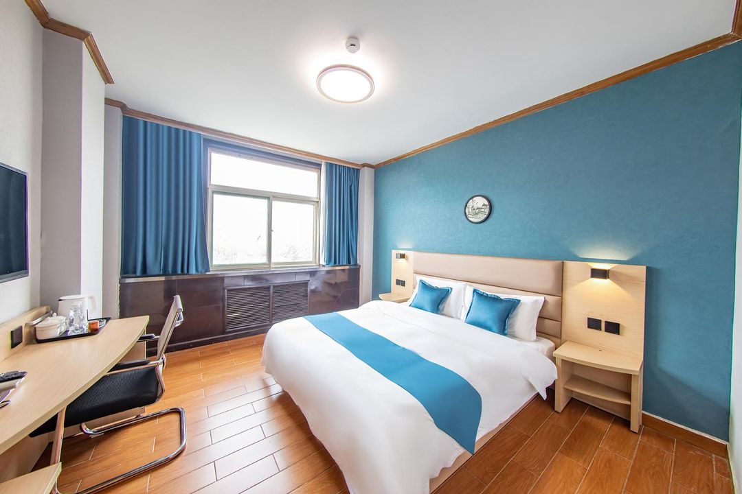Hello Light Hotel (Happy Forest Zone Store)