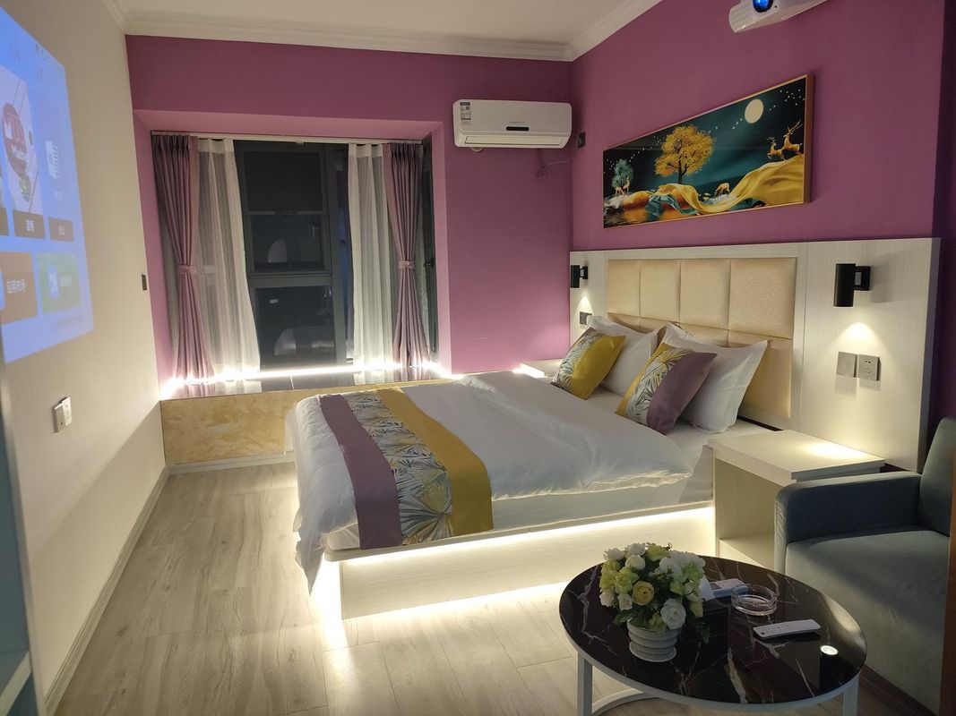 Leruan Hotel (Kunming Xiaotun Subway Station)