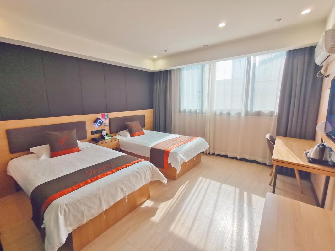 Junyi Chain Hotel (Wuxi Rongqiao)