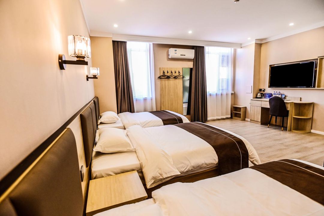 Huaxuan Hotel (Tianjin Aeon National Exhibition Center)