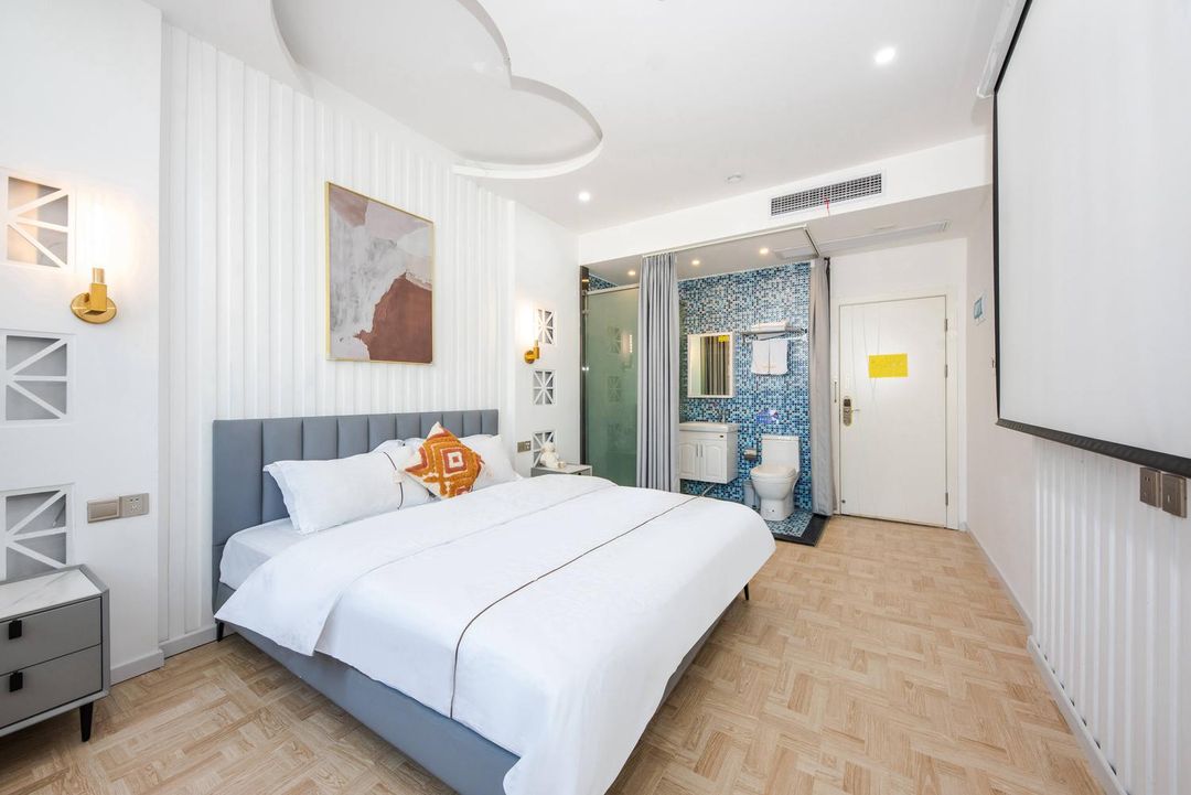 Hello Light Hotel (Hubei Academy of Fine Arts)