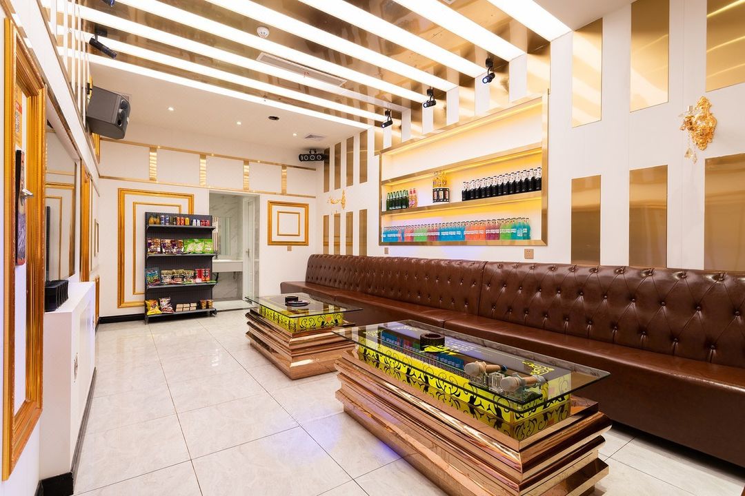 薇薇專注轟趴20年度假別墅(龍鶴路分店)