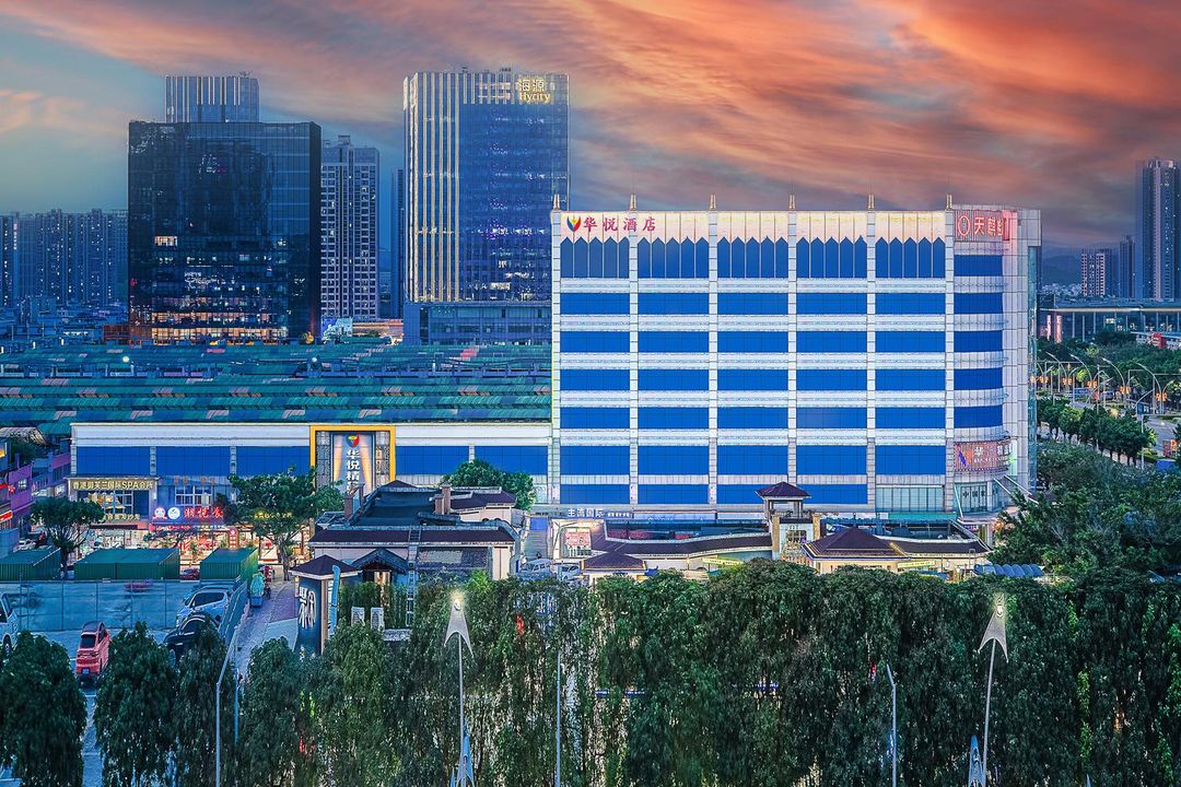 Shenzhen Huayue Hotel (China South City Wanda Plaza)