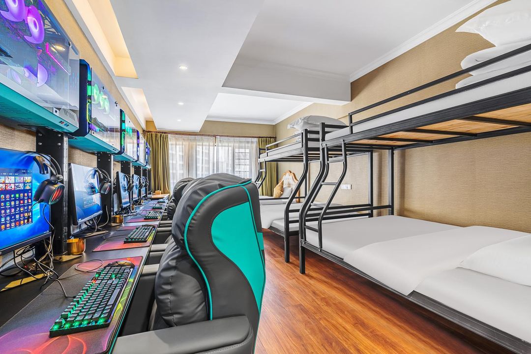 昆明極光電競酒店(昆明醫科大學第一附屬醫院市體育館地鐵站店)