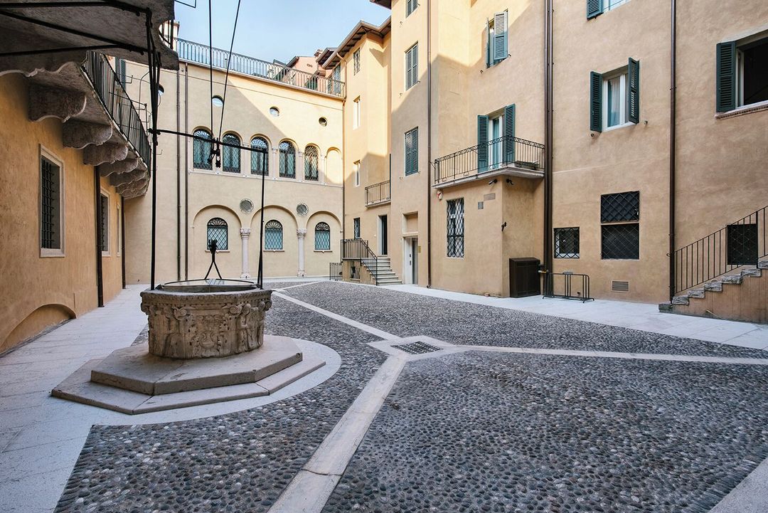 利斯卡孔法洛涅裏宮