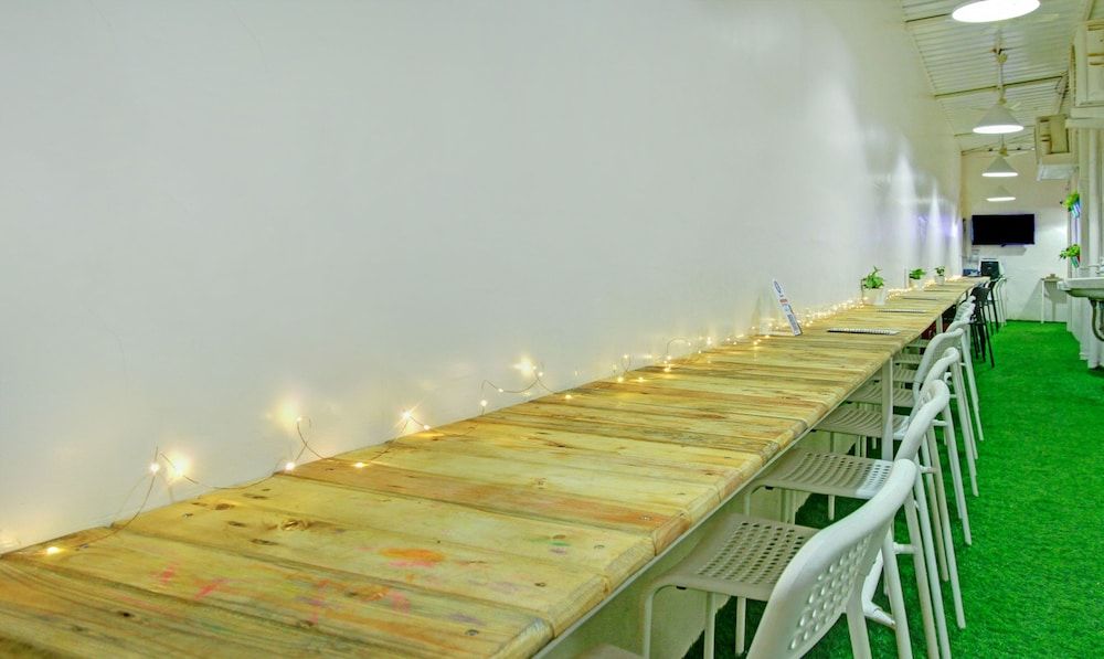 Hotel Blue Dawn Gachibowli, Near DLF Cyber City