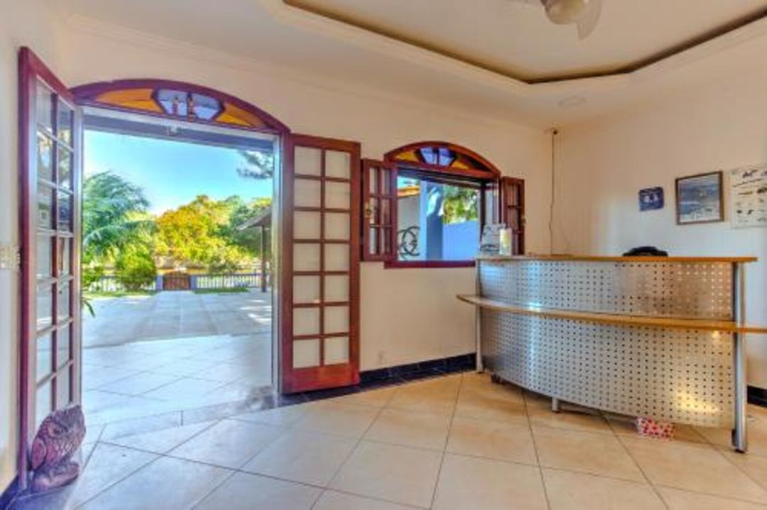 蒂茹卡巴拉旅館