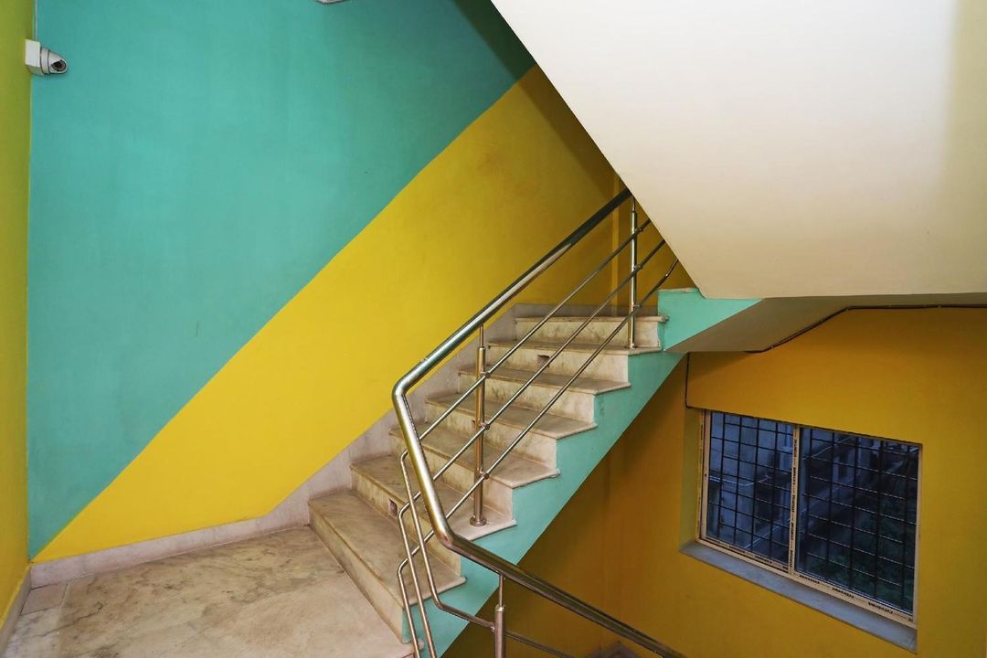 Hotel O Silver Inn Near Acropolis Mall