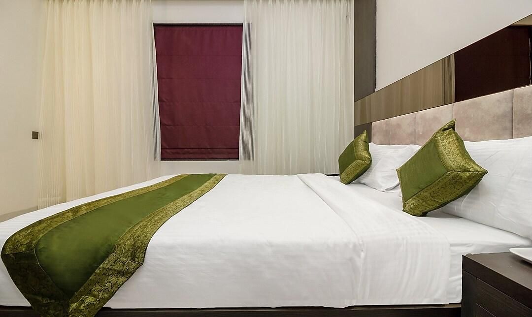 Treebo Trend Oyster Suite