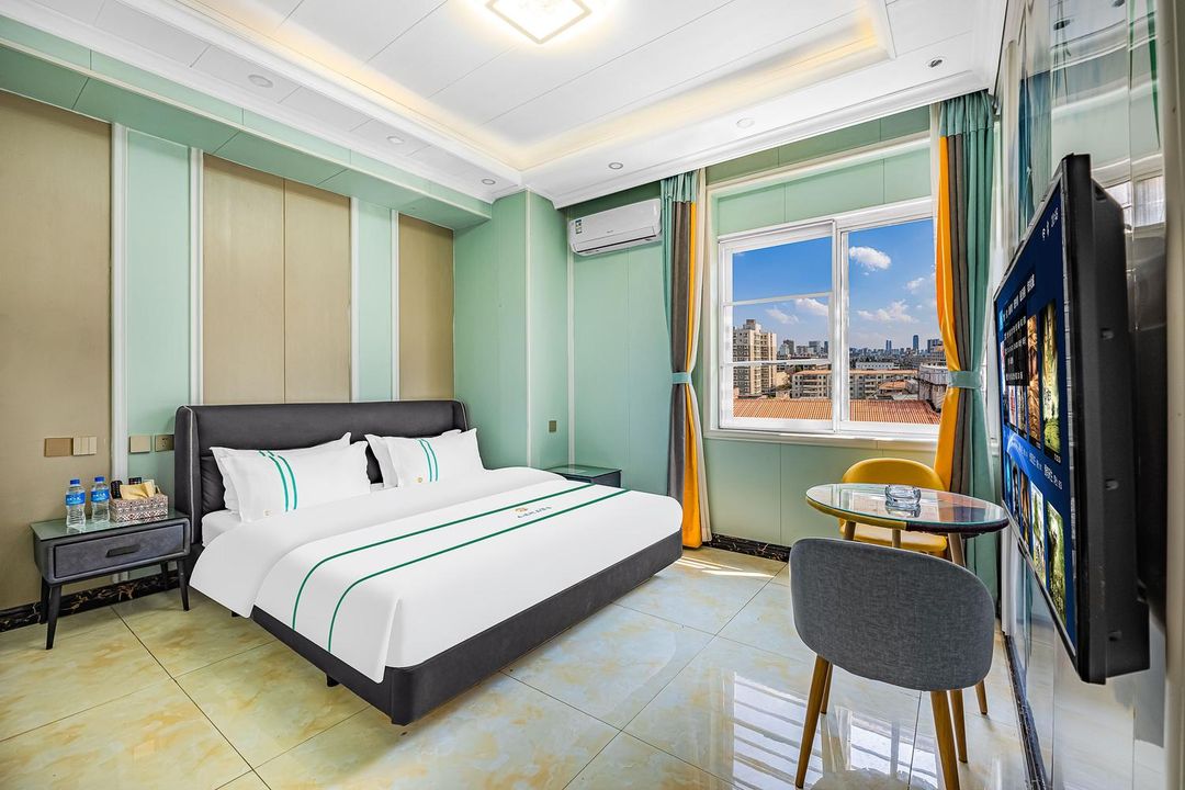 Chunnuan Boutique Hotel (First Affiliated Hospital of Kunming Medical University)