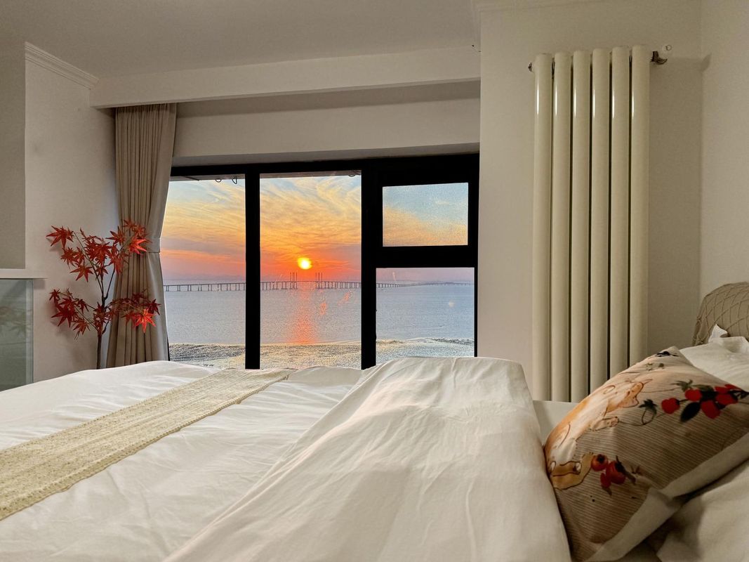 Yunwang Seaview LOFT Apartment (Qingdao North Railway Station Branch)