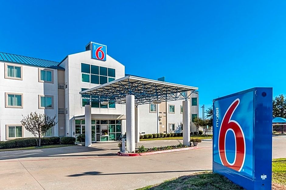 Motel 6 Benbrook, TX - Fort Worth