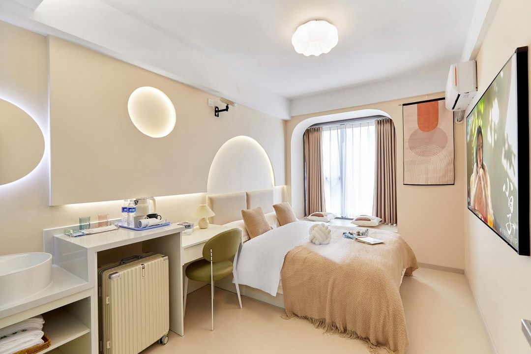 Zhumengjia Serviced Apartment (Yushan Road Subway Station Longhu Tianyao Xingzuo)