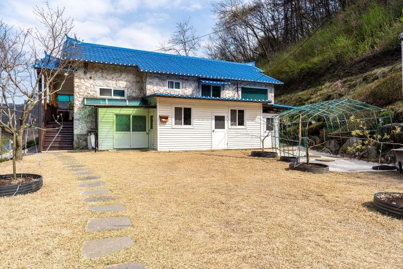 Jecheon Cheongpung Myeongwol Pension