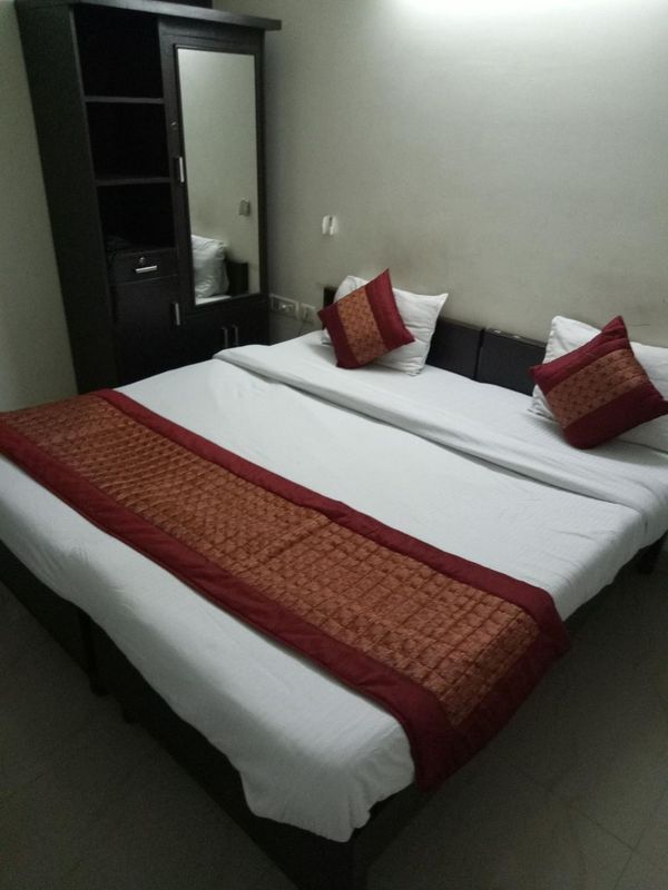 Hotel Cozy Cave Delhi Aiport