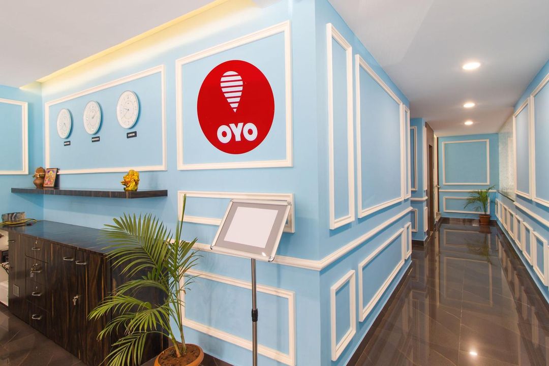 8941 Hotel Golden Leaves