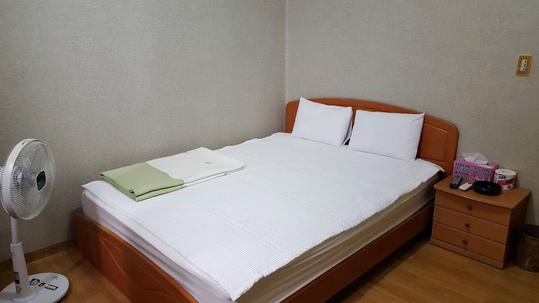 Hwaxin Motel Yeosu
