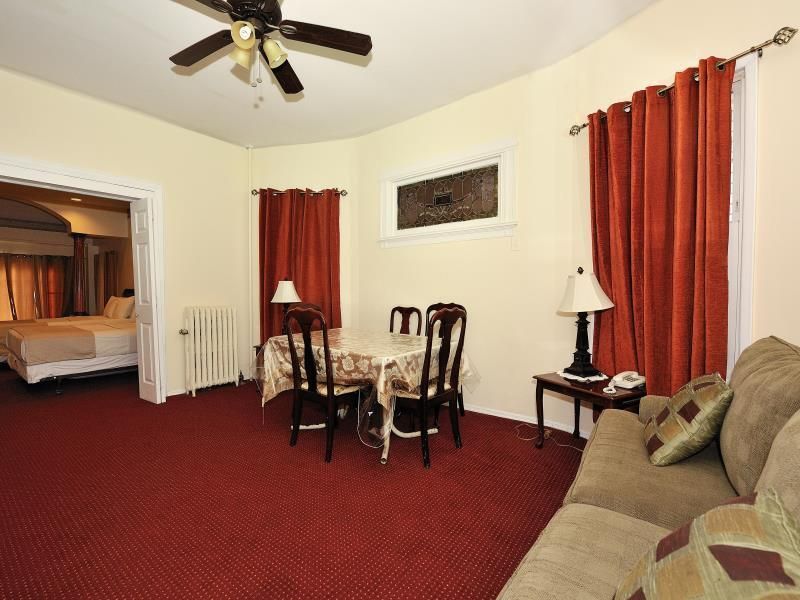 布魯克林叢林套房酒店