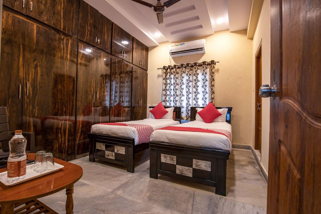 OYO13550普什帕大酒店