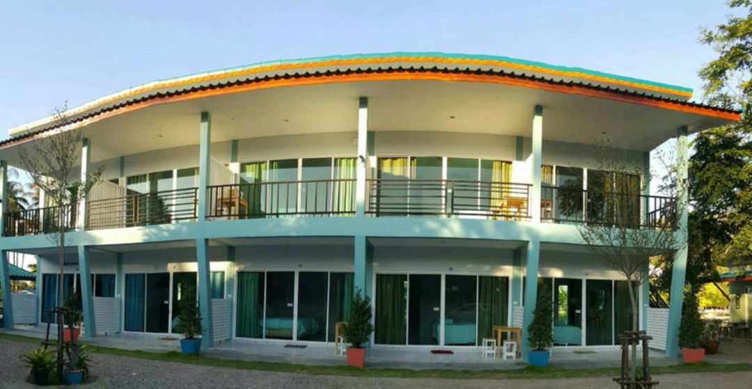 Sinaree Bansuan Resort