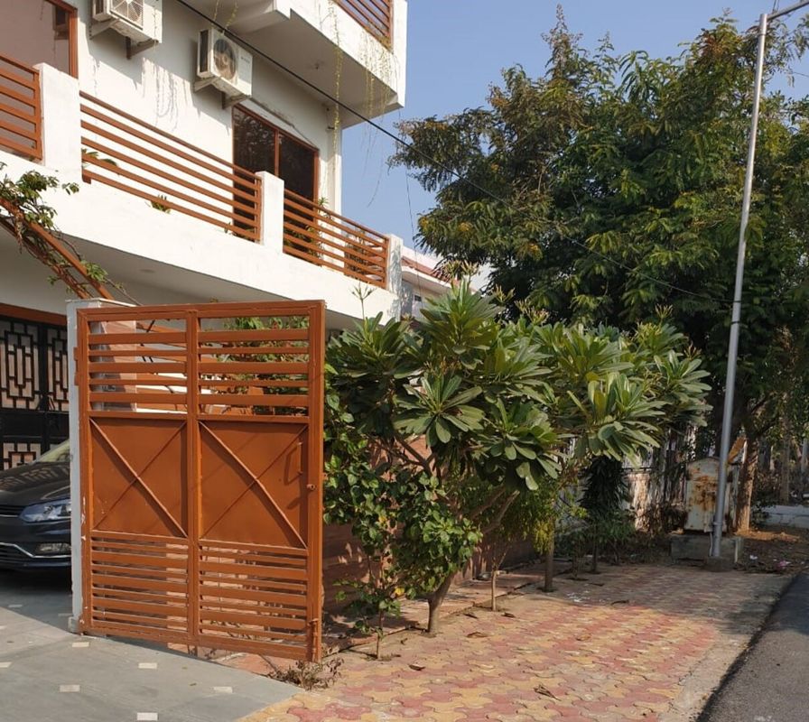 Luxurious Stay in Gr Noida