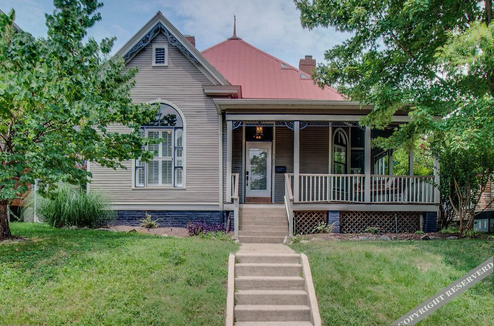 3Br Gorgeous Victorian House by RedAwning