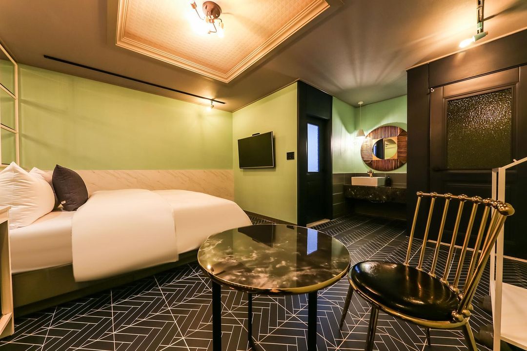 Daejeon Jungri Hotel Art Bin