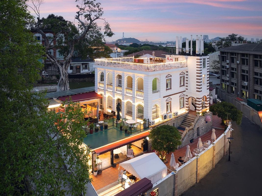 Gulangyu Muxianghua Seaview Villa (Sunny Wall)