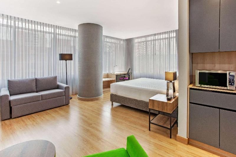 麥德林拉昆塔溫德姆酒店