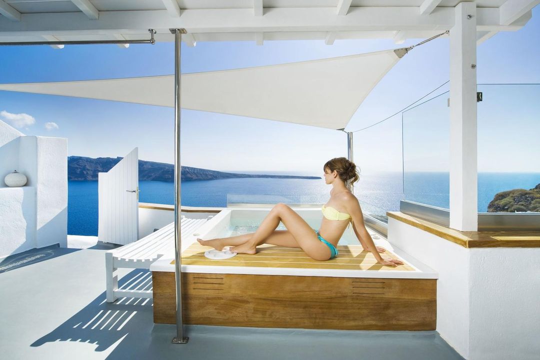 Hyperion Oia Suites