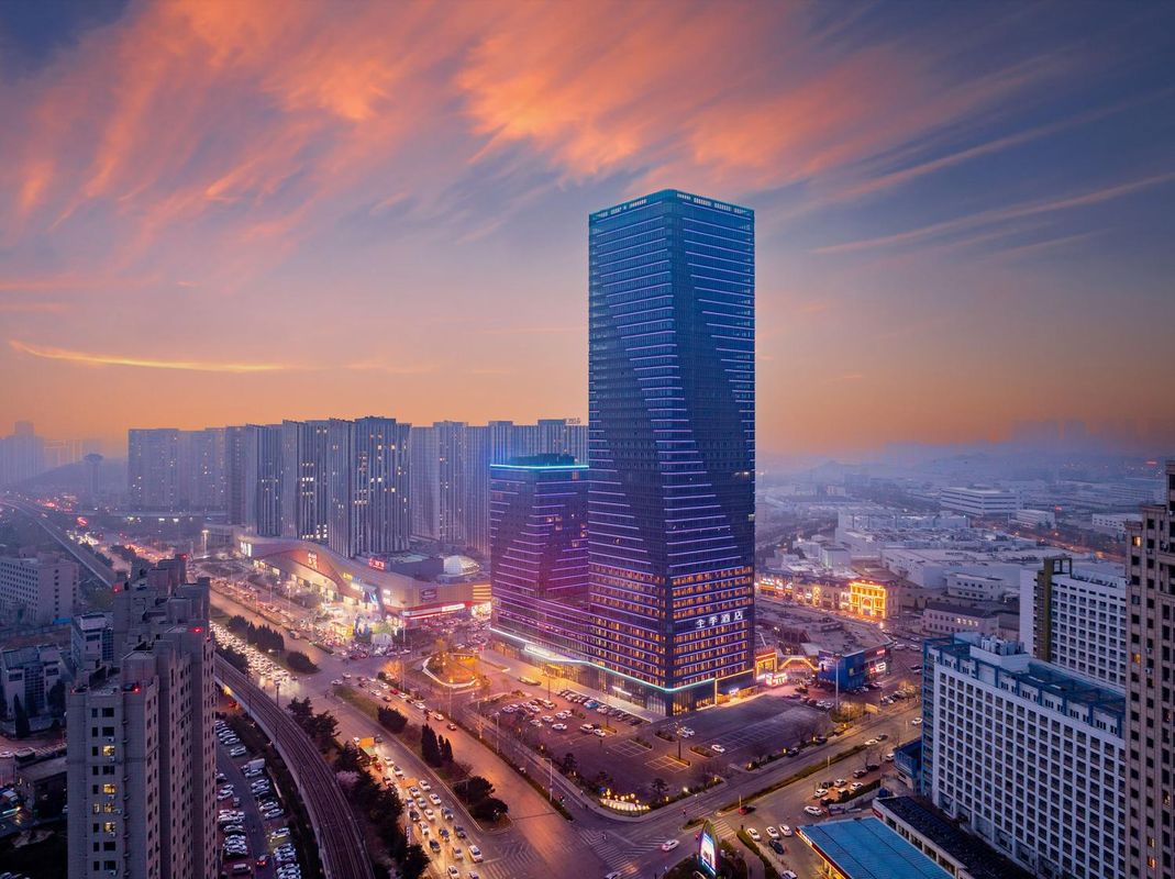Ji Hotel (Dalian Development Zone Wanda Plaza Liaohe West Road Branch)