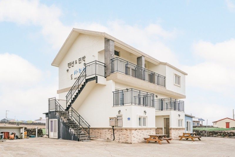 牛島薩朗採旅館