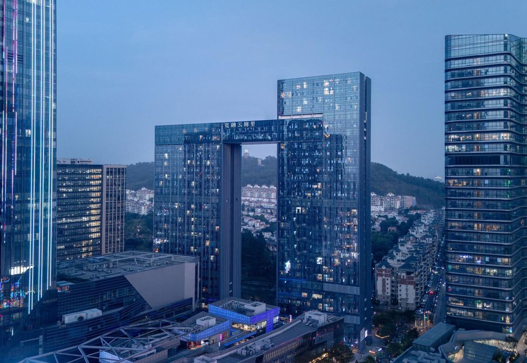 寬融雲廊裏行政公寓(廣州番禺長隆南村萬博地鐵站店)