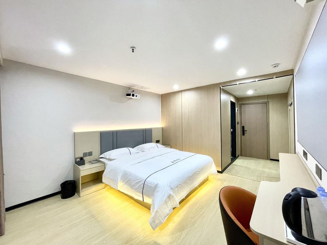 Yihuang Business Hotel
