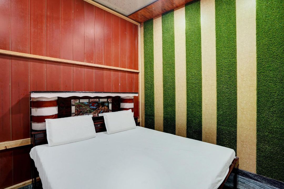 Hotel O The Honirav Hotel