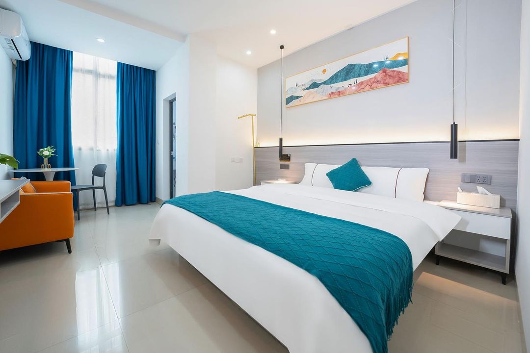 Xiamen Season End Residence (Huatian Foreign-related College Branch)