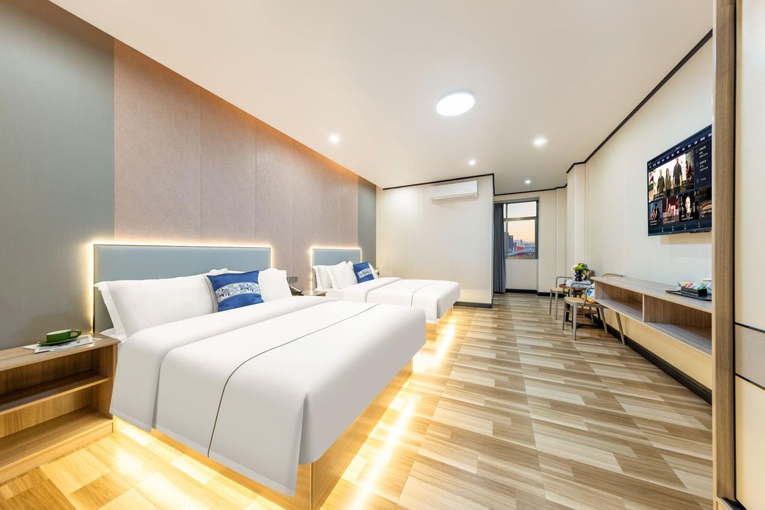 Guangzhou Leju Apartment (Zhucun Subway Station)