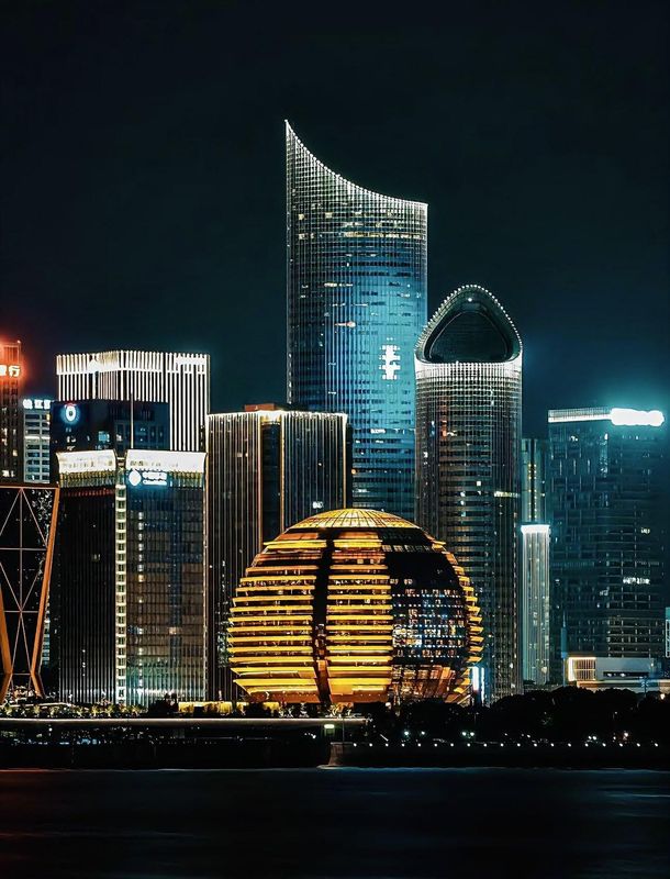 Sea Blue Hotel(Qianjiang New City Raffles City Center )