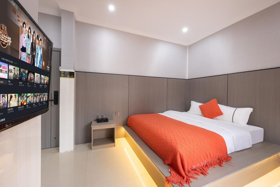 Yulai Chinese Inn (Qinghui Garden Dongle Subway Station)