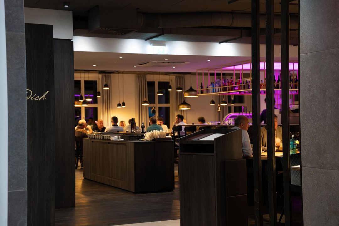 格林姆斯酒店,哈瑙