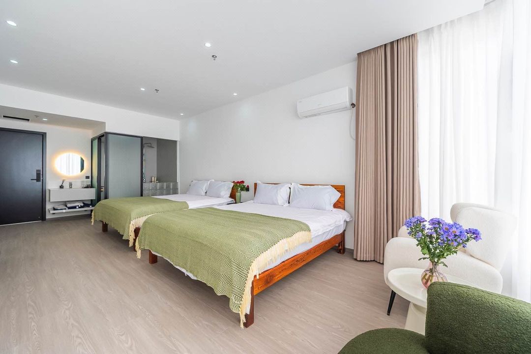 Longing for Lake Island Villa · Vacation Pool Stay