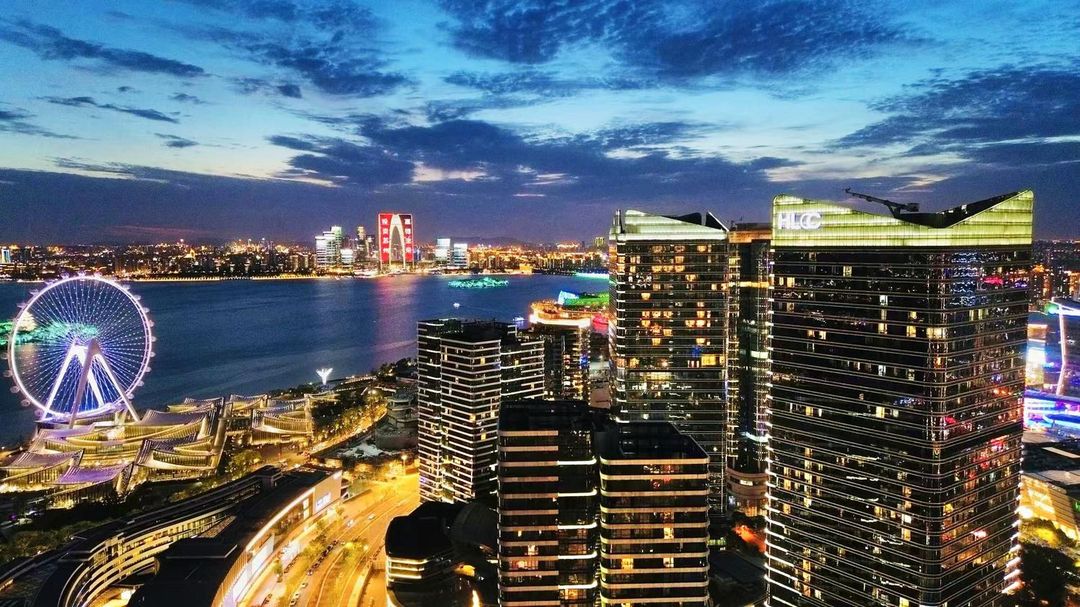 BO舶萊湖景美學行政公寓(金雞湖博覽中心蘇州之眼摩天輪店)