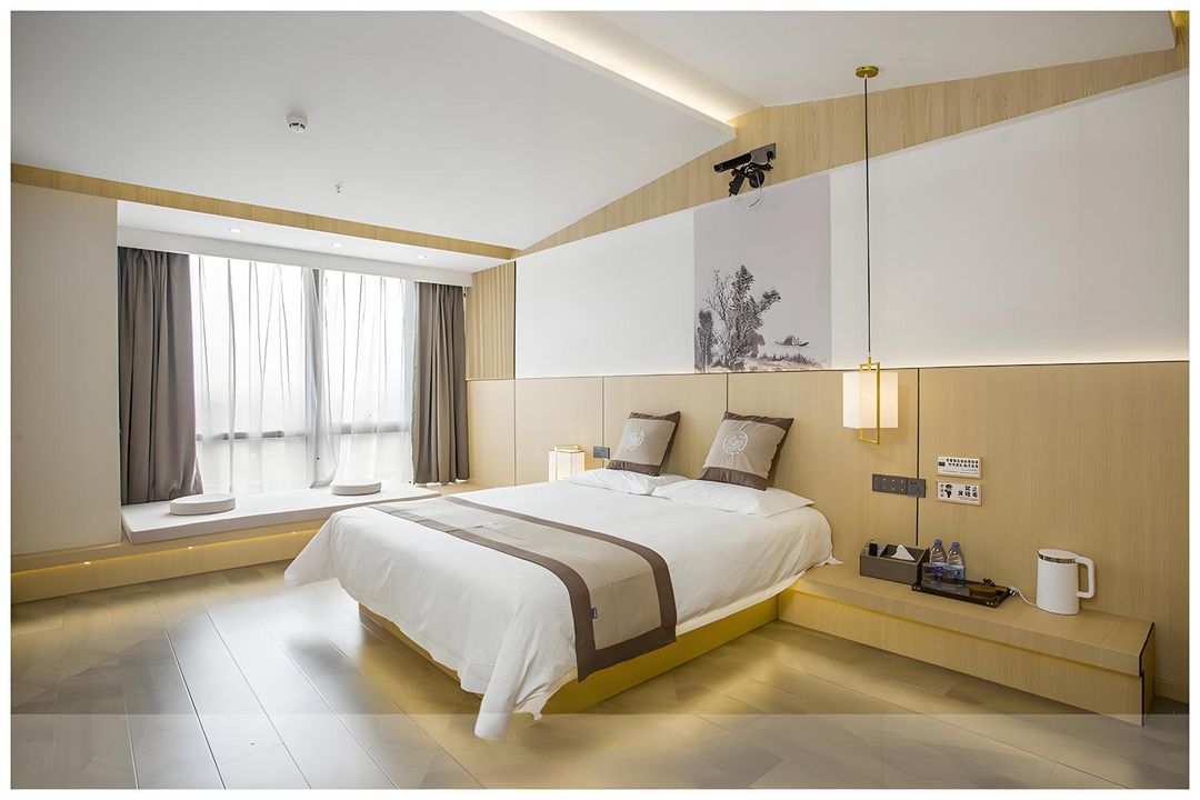 靈悅居·私湯影院公寓(南京南站北廣場店)