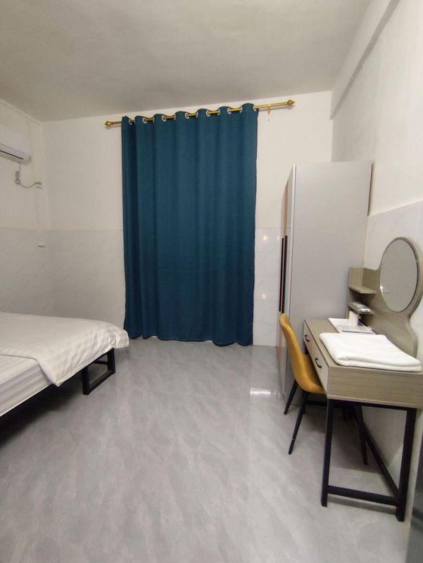 Qingnian Yaju (No. 8)